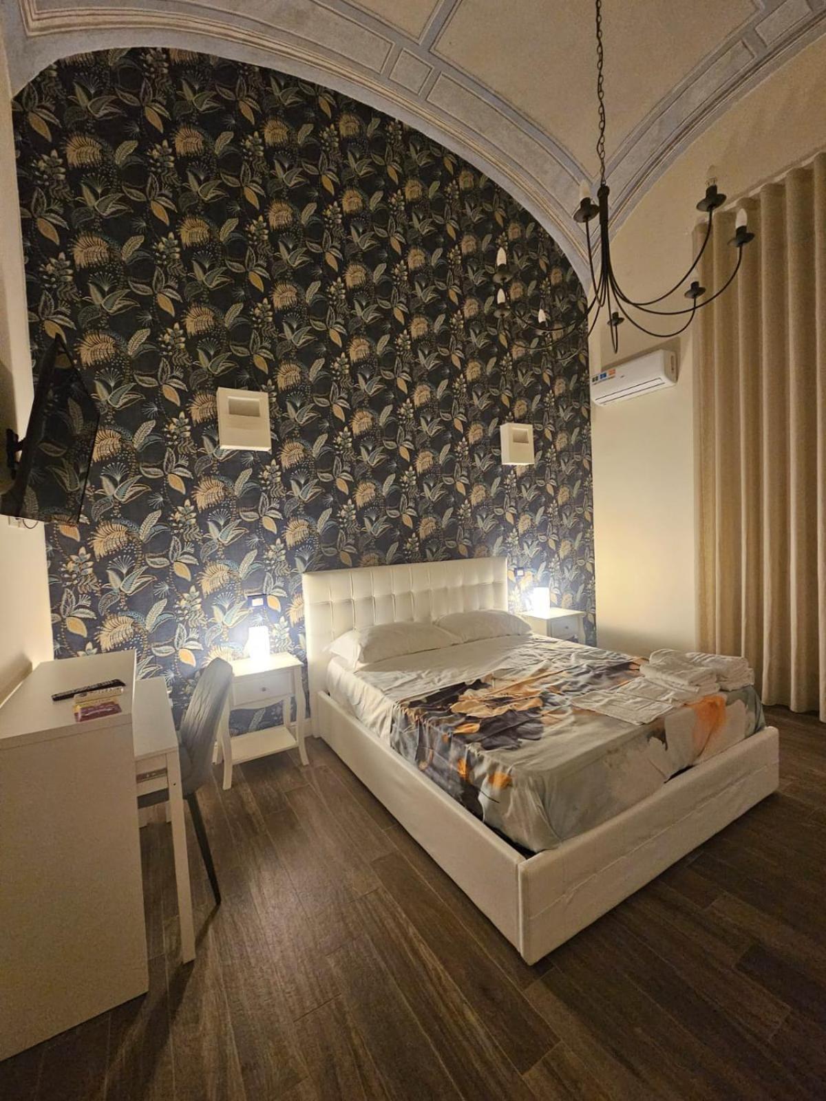 Bed and Breakfast Napoli The Charme Экстерьер фото