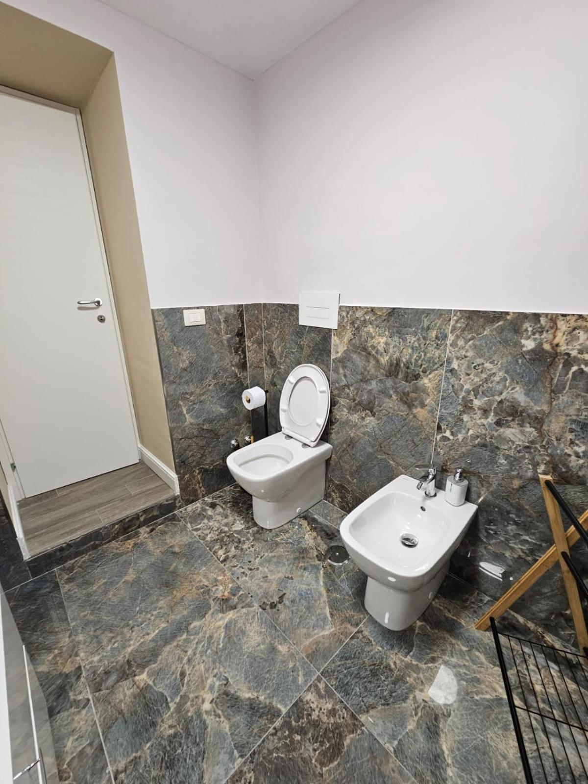 Bed and Breakfast Napoli The Charme Экстерьер фото