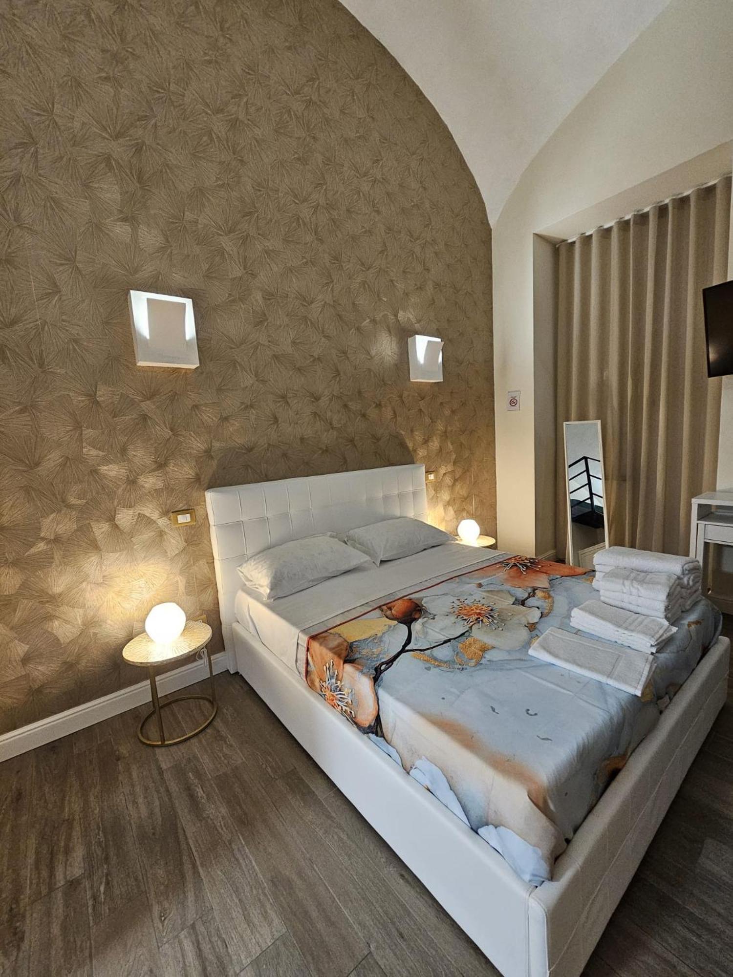Bed and Breakfast Napoli The Charme Экстерьер фото